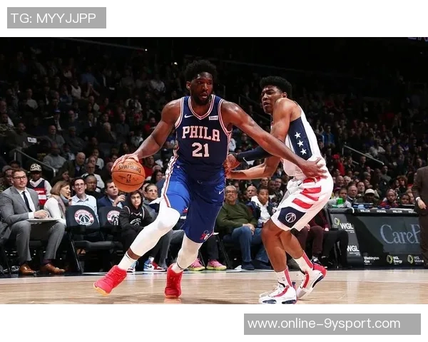 恩比德首节表现惊艳7投4中砍下13分1篮板1助攻状态火热引发全场关注 恩比德首节表现惊艳7投4中砍下13分1篮板1助攻状态火热引发全场关注